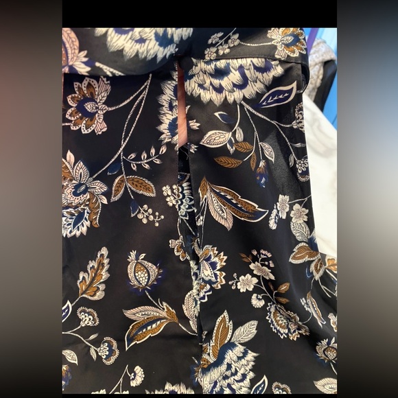 RW&Co. Top, high neck halter top ladies size medium. - Picture 7 of 16